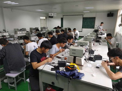 汽車與機(jī)電工程學(xué)院成功舉辦“電子產(chǎn)品安裝與調(diào)試”校級(jí)技能競(jìng)賽