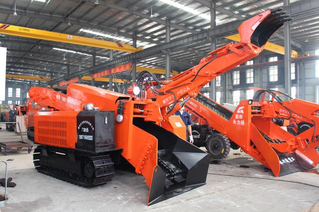 扒渣機(jī) 一機(jī)多用的高效解決方案，省時省力省人工